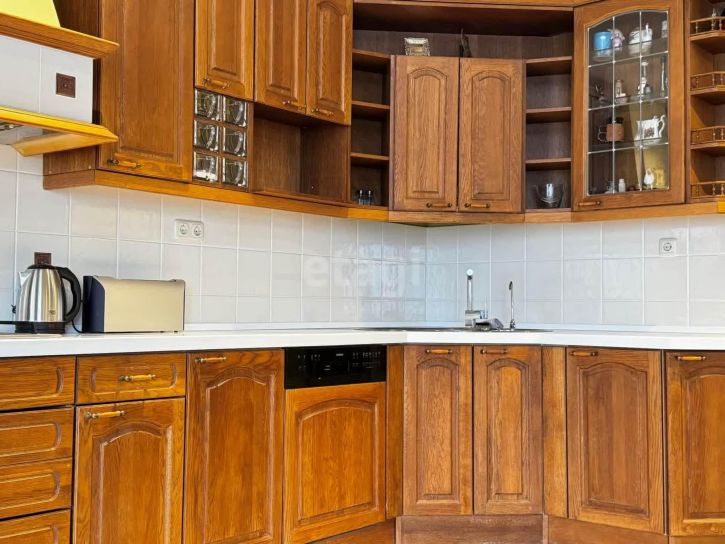 3-комн квартира Пешеходная улица