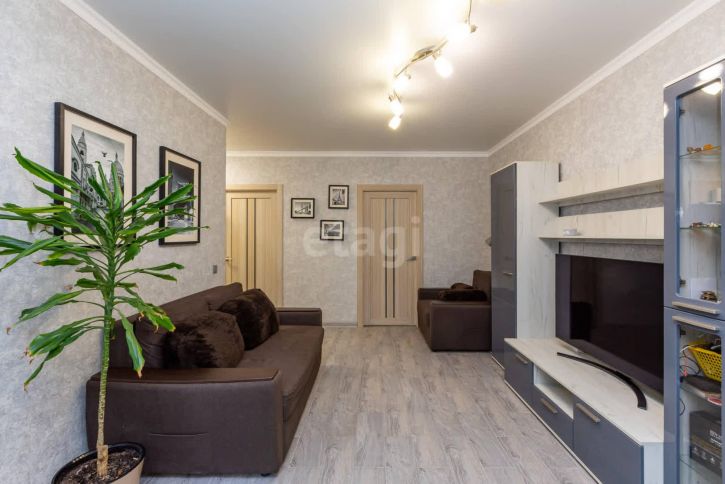 3-комн квартира улица Бажова