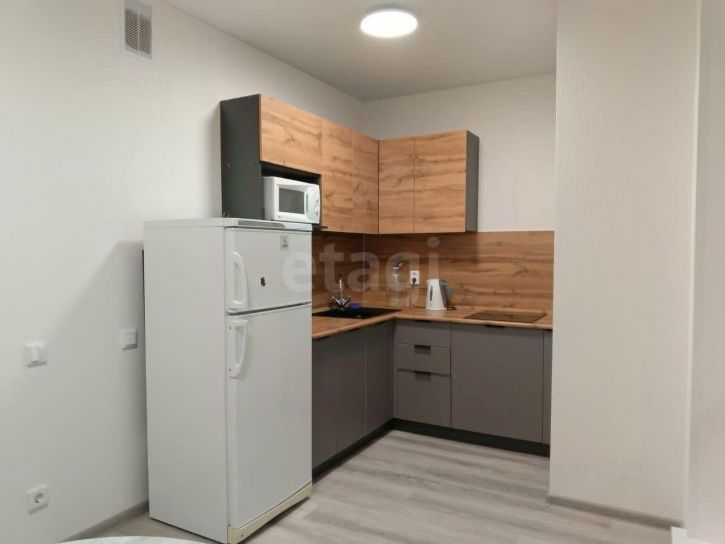 1-комн квартира улица Академика Ландау