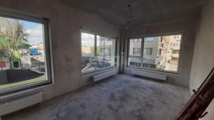 3-комн квартира улица Чкалова