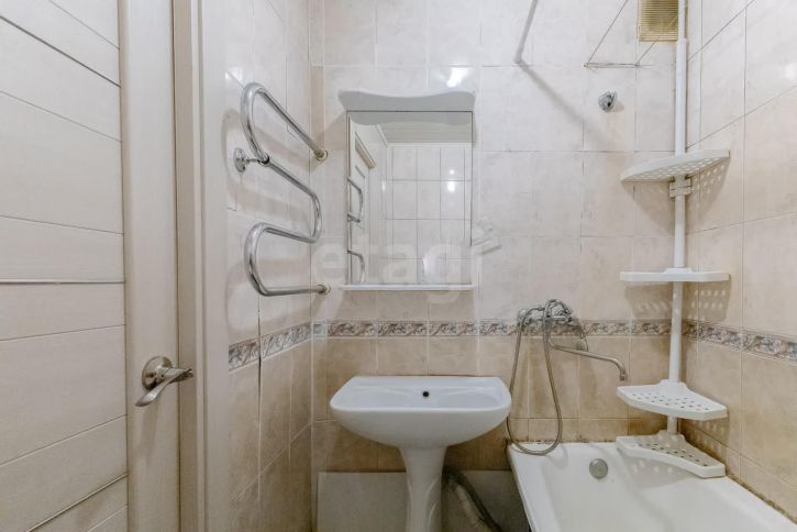 3-комн квартира улица Академика Бардина
