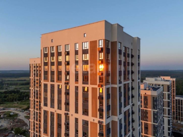 2-комн квартира в новом доме проспект Космонавтов