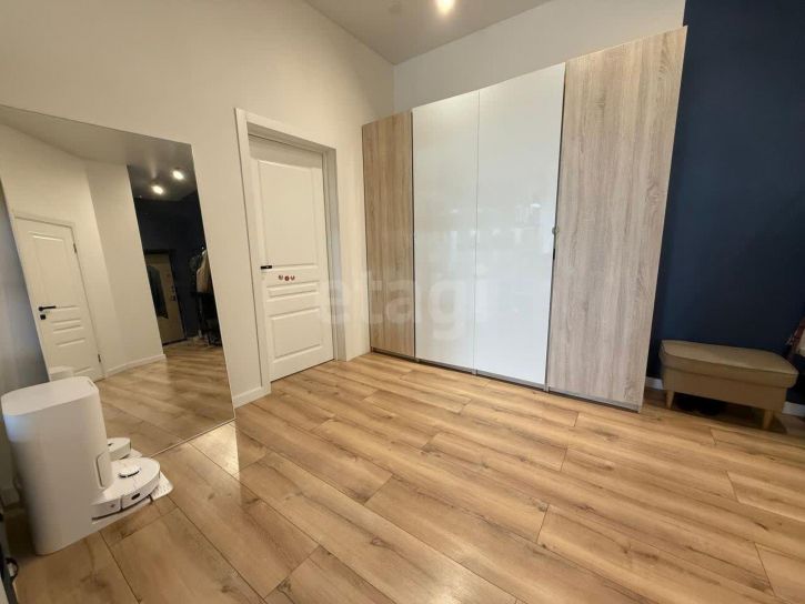 2-комн квартира улица Большакова