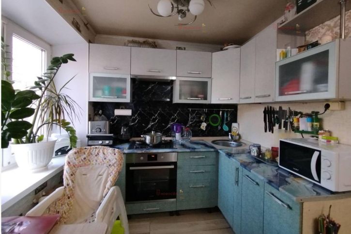 2-комн квартира Машиностроителей 73