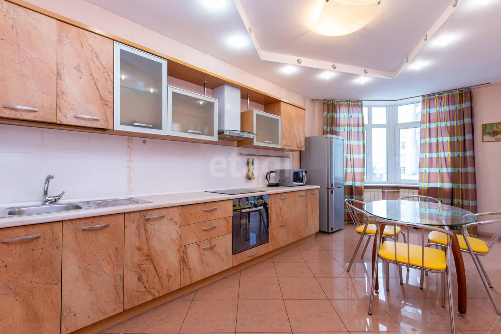 Продажа 3-комн квартиры улица Радищева