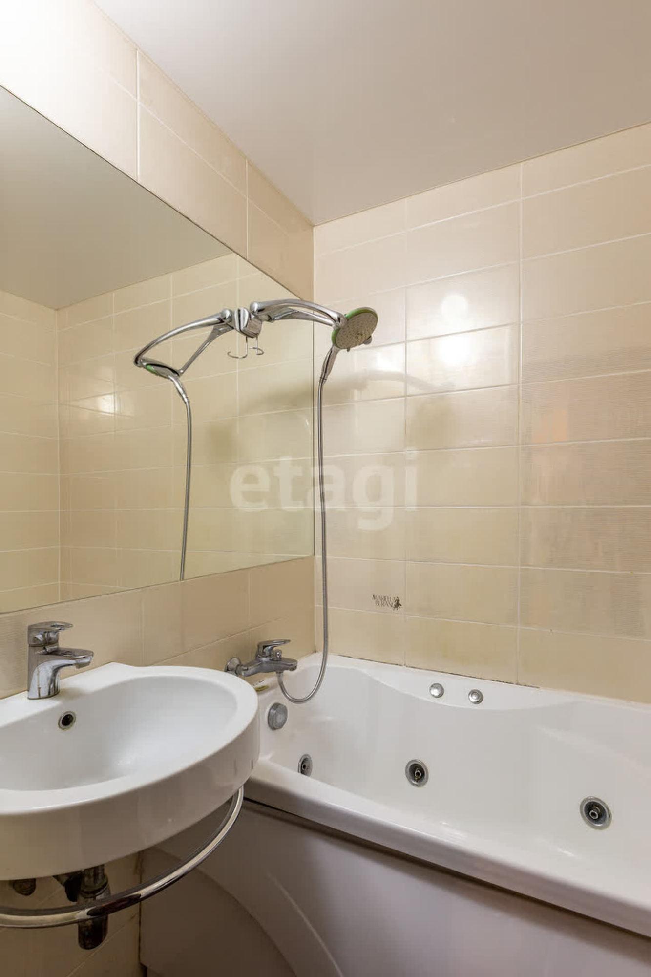 Сдать квартиру за 42 000 рублей на улица Фурманова