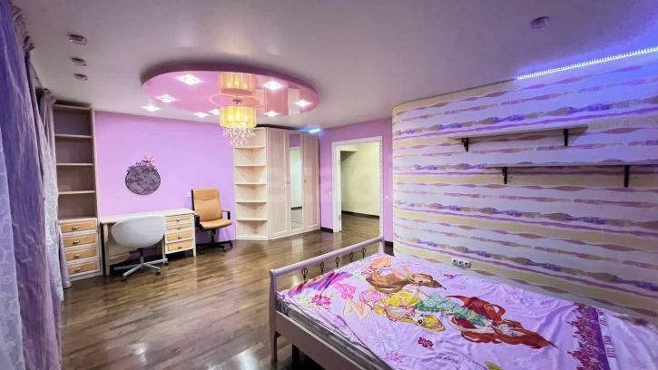 3-комн квартира улица Крестинского