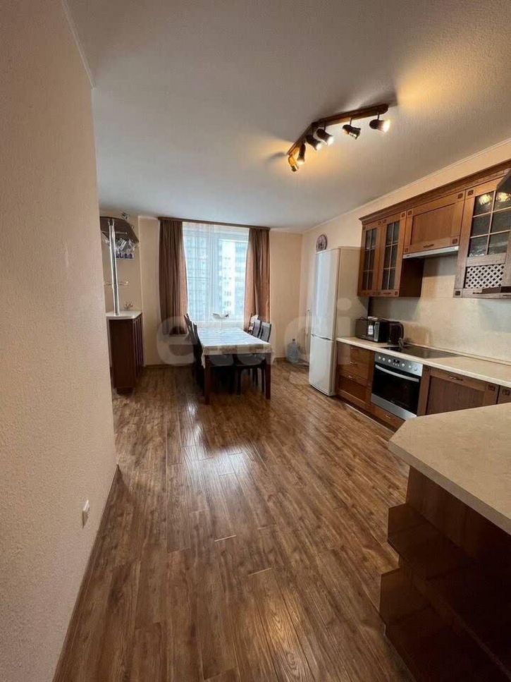 4-комн квартира улица Шейнкмана