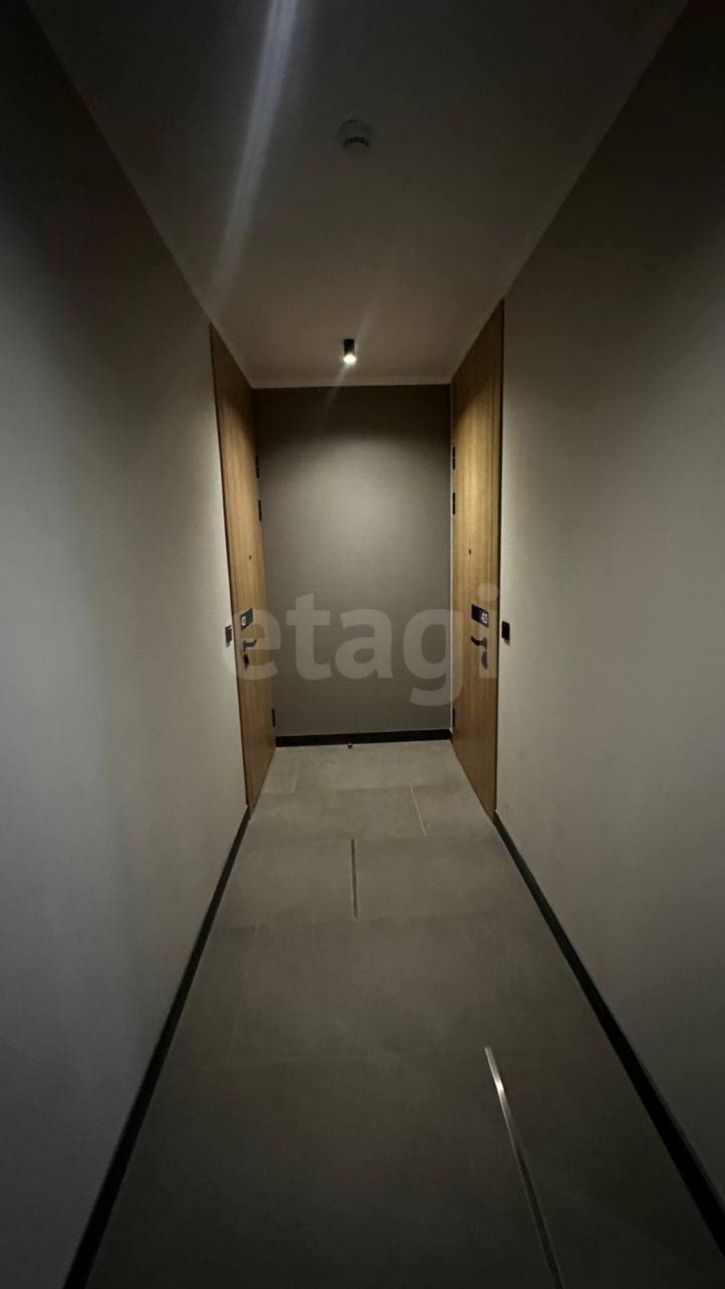 2-комн квартира улица Академика Ландау