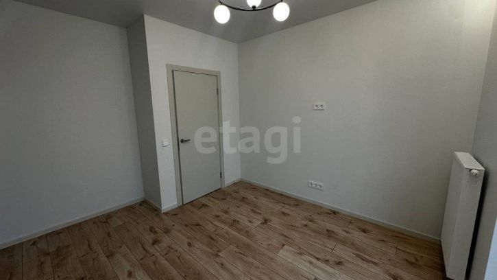 2-комн квартира улица Академика Ландау