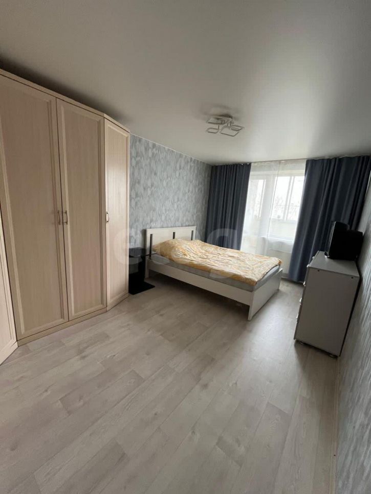 3-комн квартира Хрустальная улица