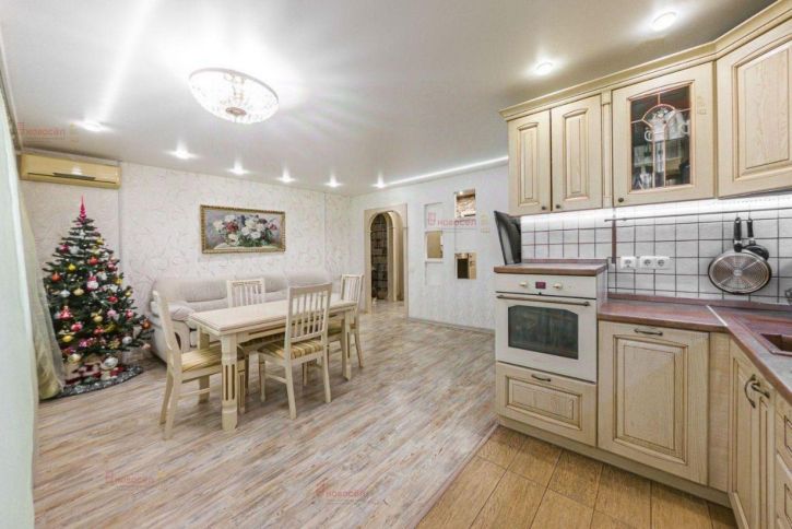 5-комн квартира Исетская 10