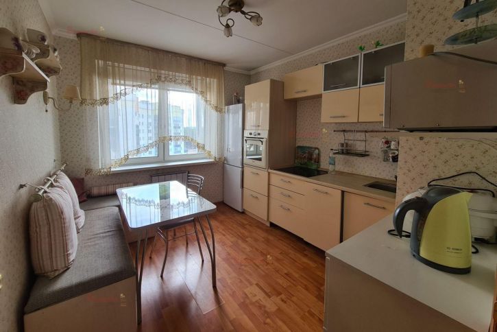 3-комн квартира Якутская 10