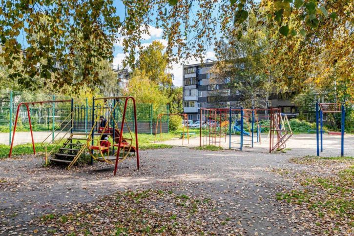 3-комн квартира Седова 44/б