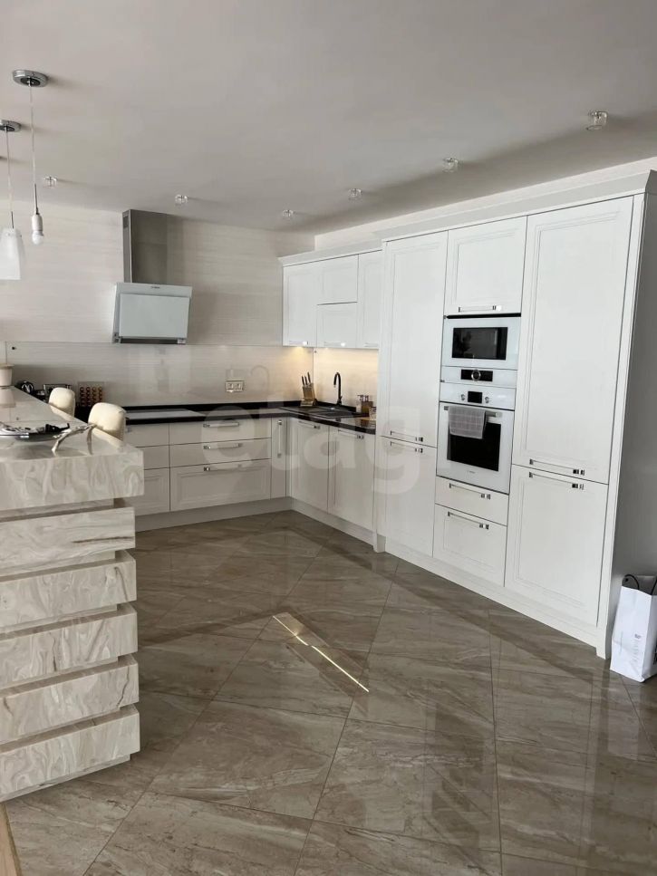 4-комн квартира улица Шейнкмана