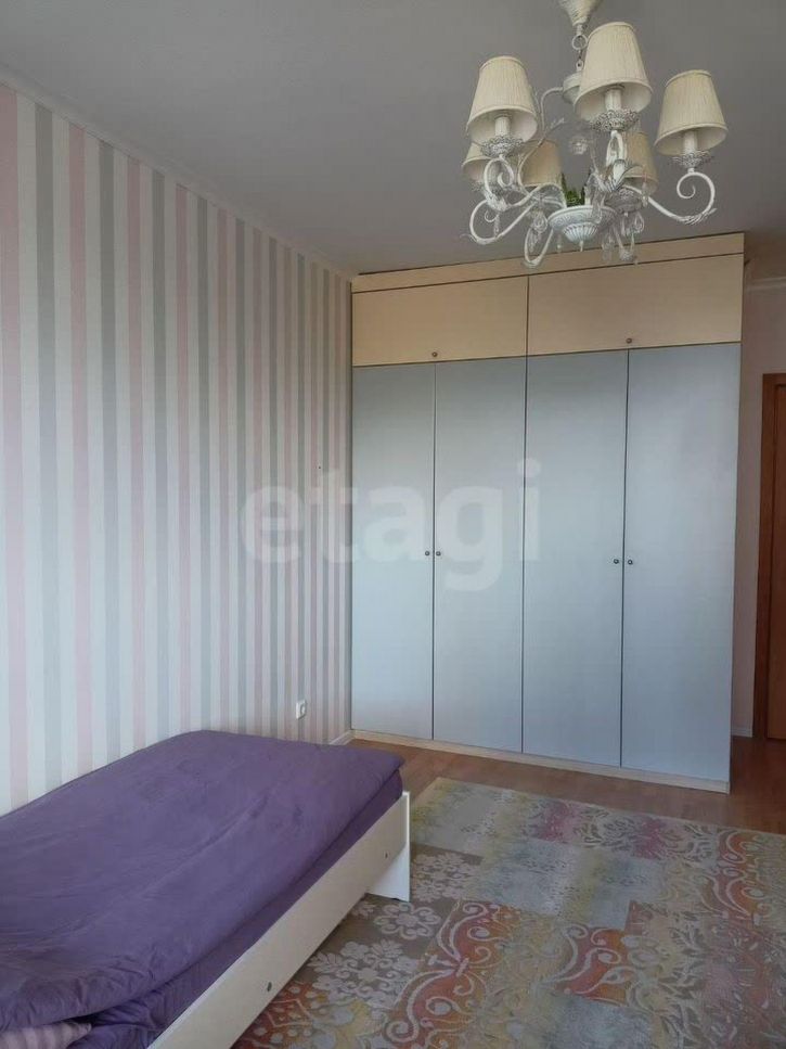 3-комн квартира улица Уральских Рабочих