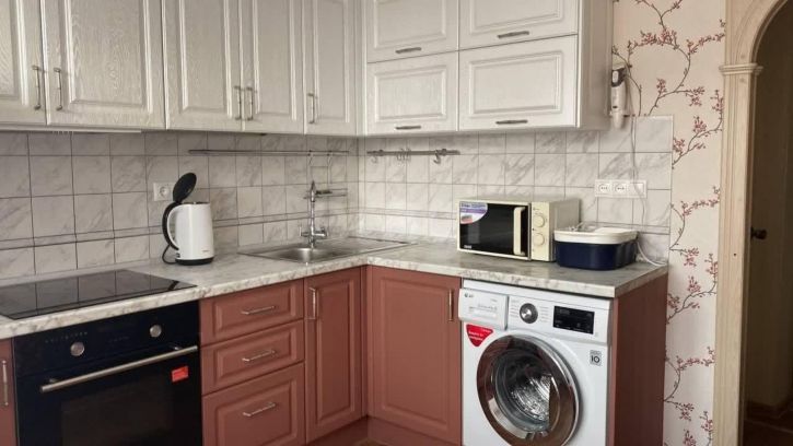 3-комн квартира улица Будённого