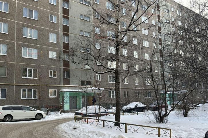 3-комн квартира Пехотинцев 10