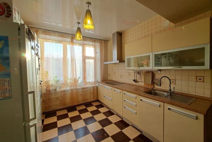 2-комн квартира Кузнецова 21