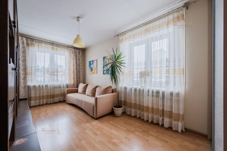 2-комн квартира Учителей 20