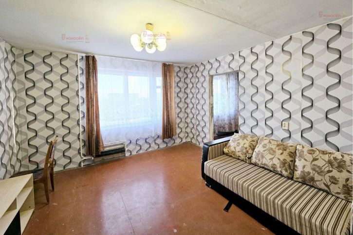 4-комн квартира Латвийская 42