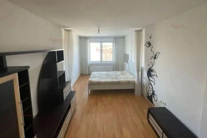 1-комн квартира Краснолесья 123