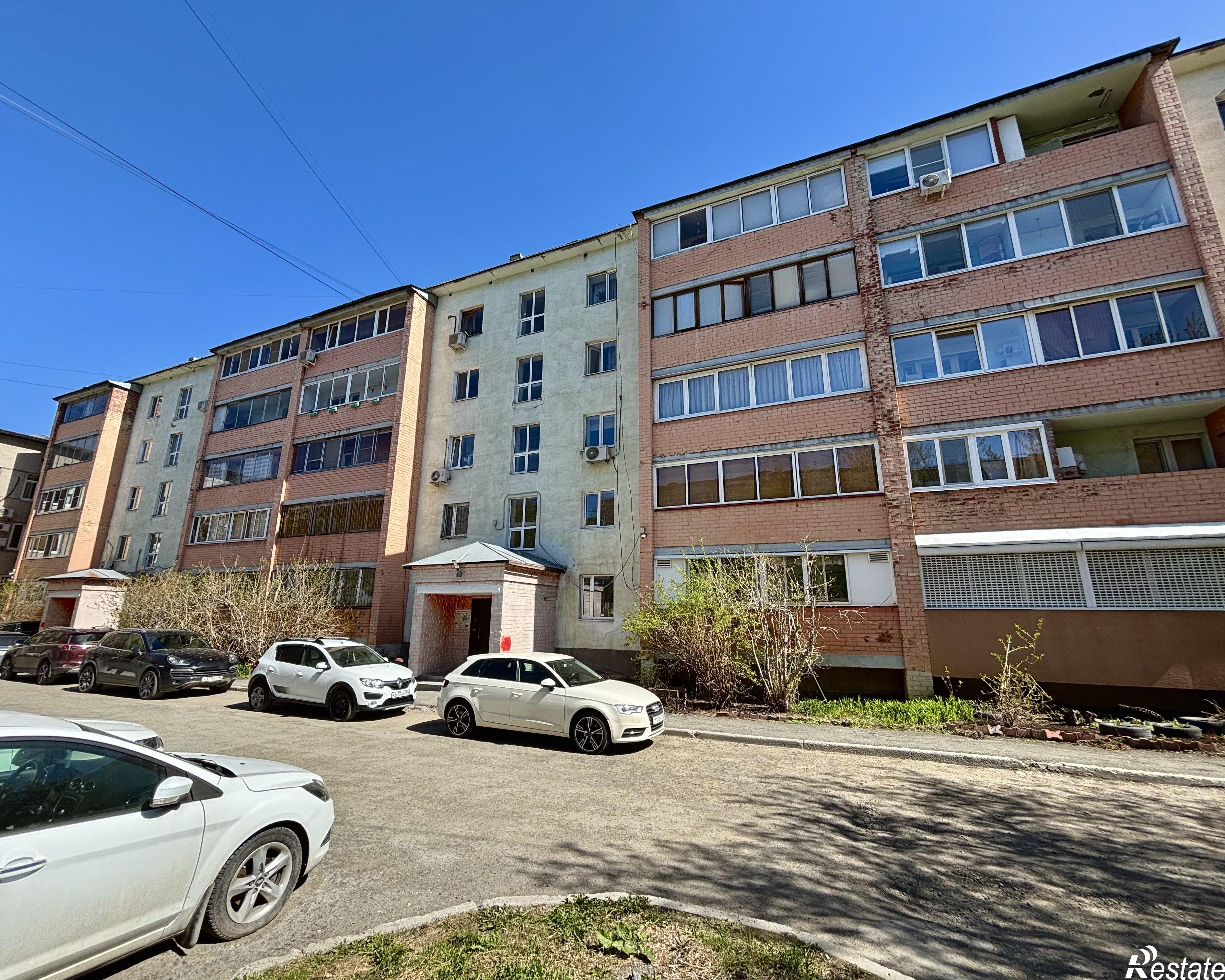 Купить квартиру за 12 300 000 рублей на Большакова, 97