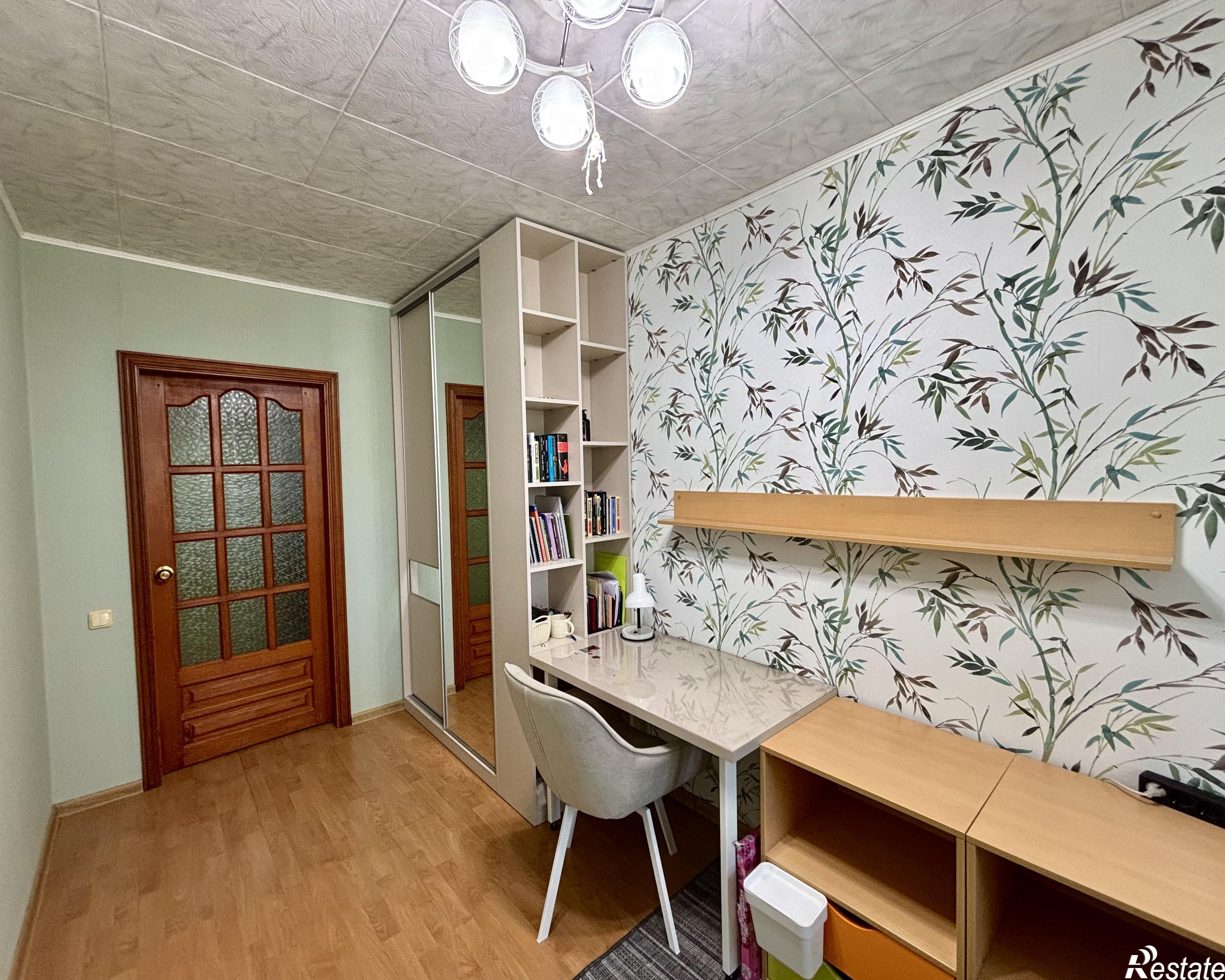 Купить квартиру за 12 300 000 рублей на Большакова, 97