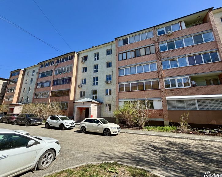 4-комн квартира Большакова, 97