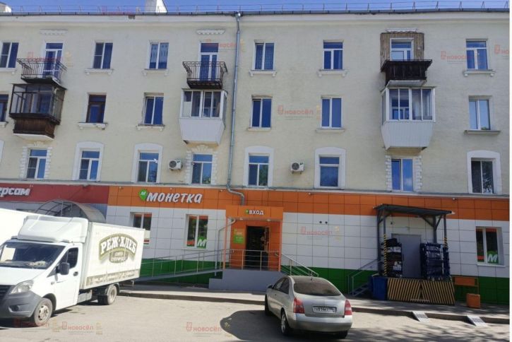 Комната Кировградская 70