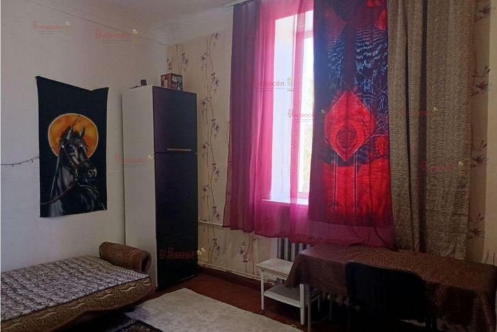 Комната Кировградская 70