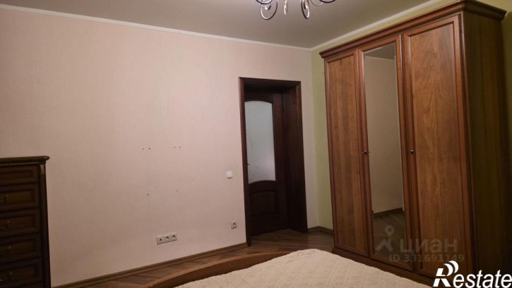 3-комн квартира ул Антона Валека, 24,  д. 24