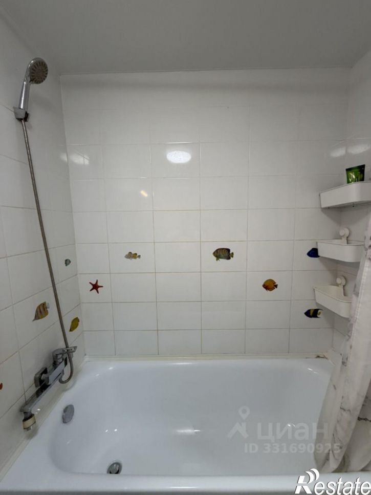 2-комн квартира пр-кт Космонавтов, 11а,  д. 11а