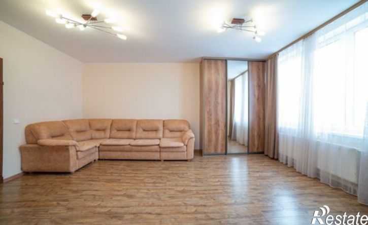3-комн квартира ул Шейнкмана, 90,  д. 90