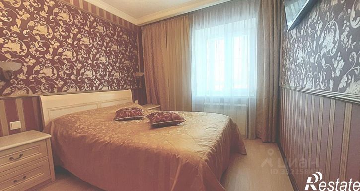 4-комн квартира ул Большакова, 107,  д. 107