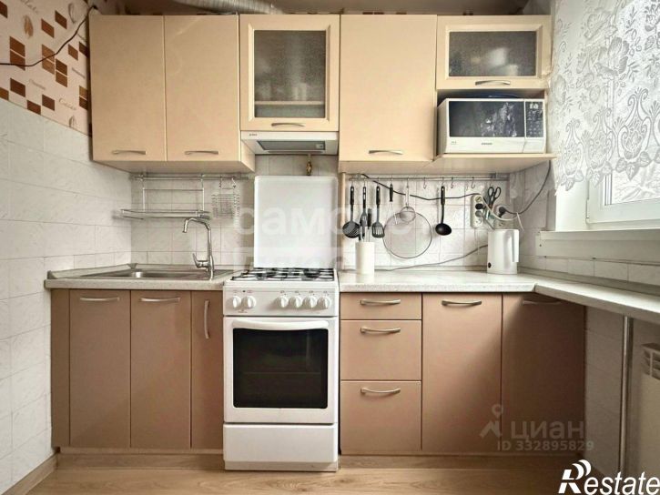 3-комн квартира ул Большакова, 103,  д. 103