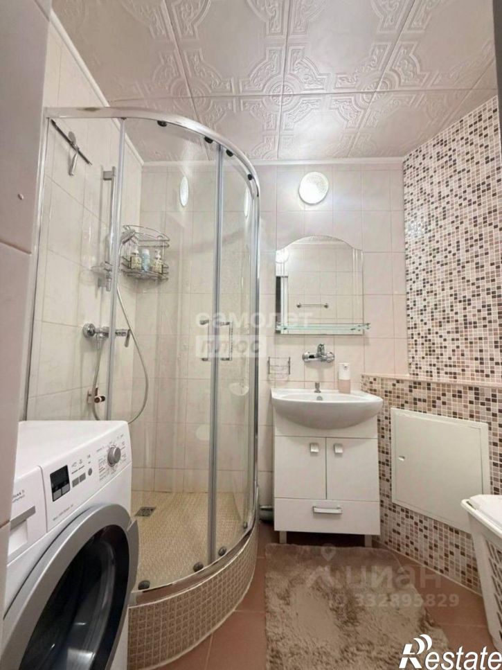 3-комн квартира ул Большакова, 103,  д. 103