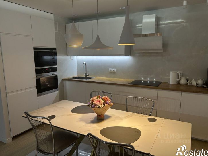 3-комн квартира ул Блюхера, 95,  д. 95