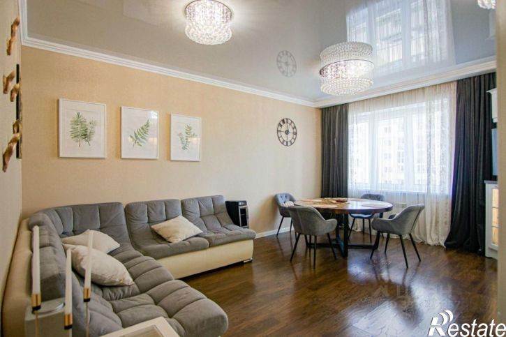 3-комн квартира ул Авиационная, 10,  д. 10