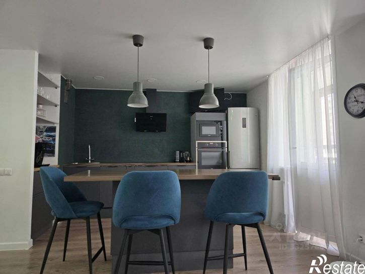 3-комн квартира ул Старых Большевиков, 3в,  д. 3в