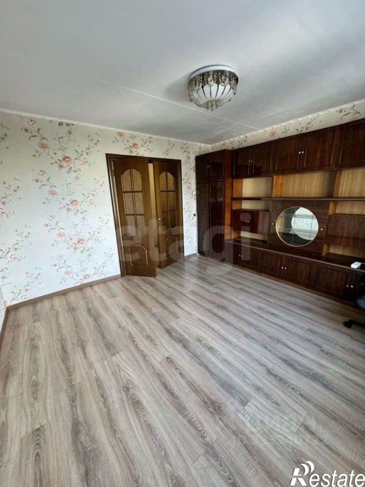 3-комн квартира ул Пехотинцев, 11,  д. 11