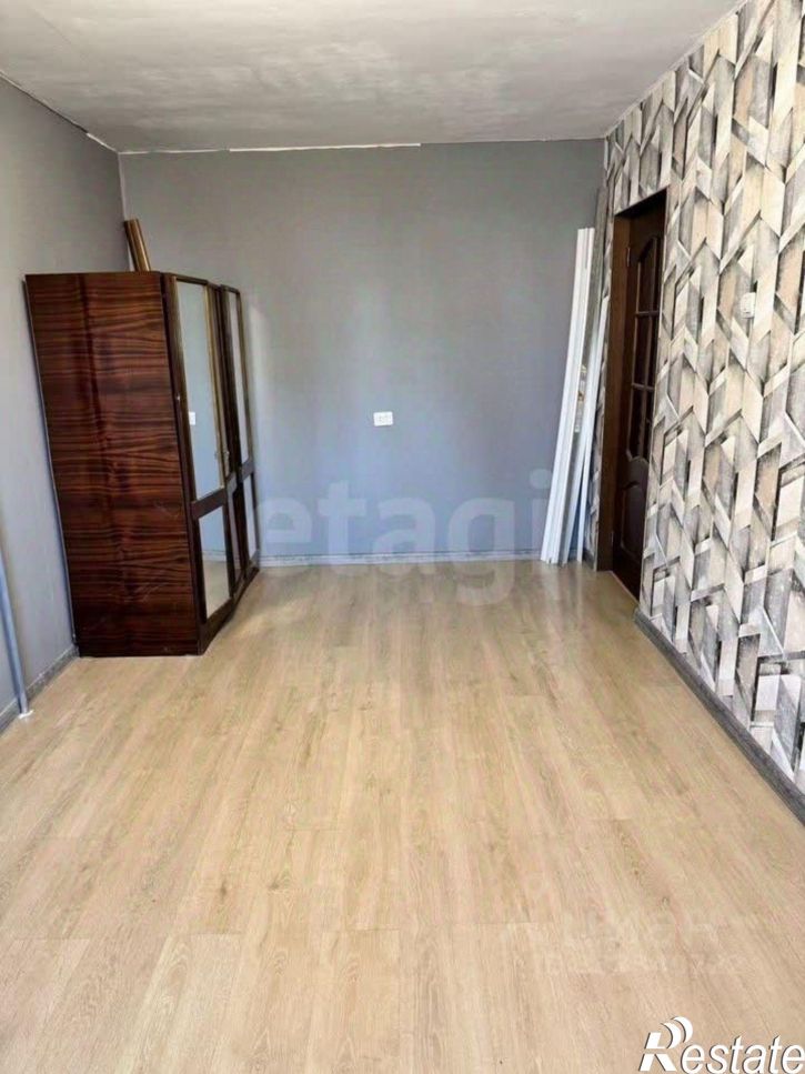 3-комн квартира ул Пехотинцев, 11,  д. 11