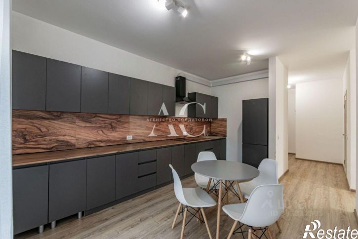 4-комн квартира ул Блюхера, 38,  д. 38