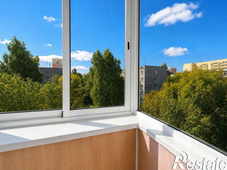 2-комн квартира улица Авиаторов, 3,  д. 3