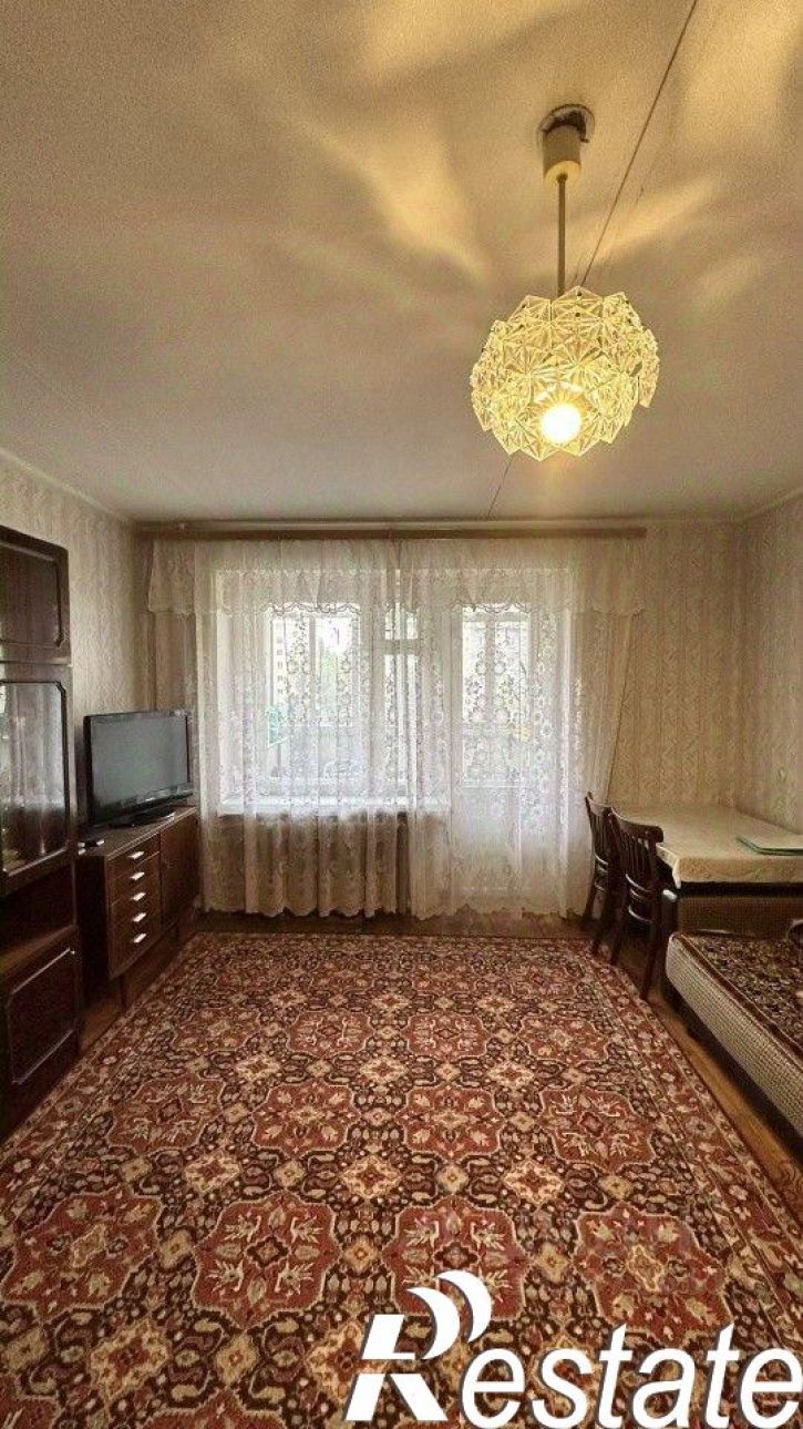 2-комн квартира улица Уральских Рабочих, 42,  д. 42