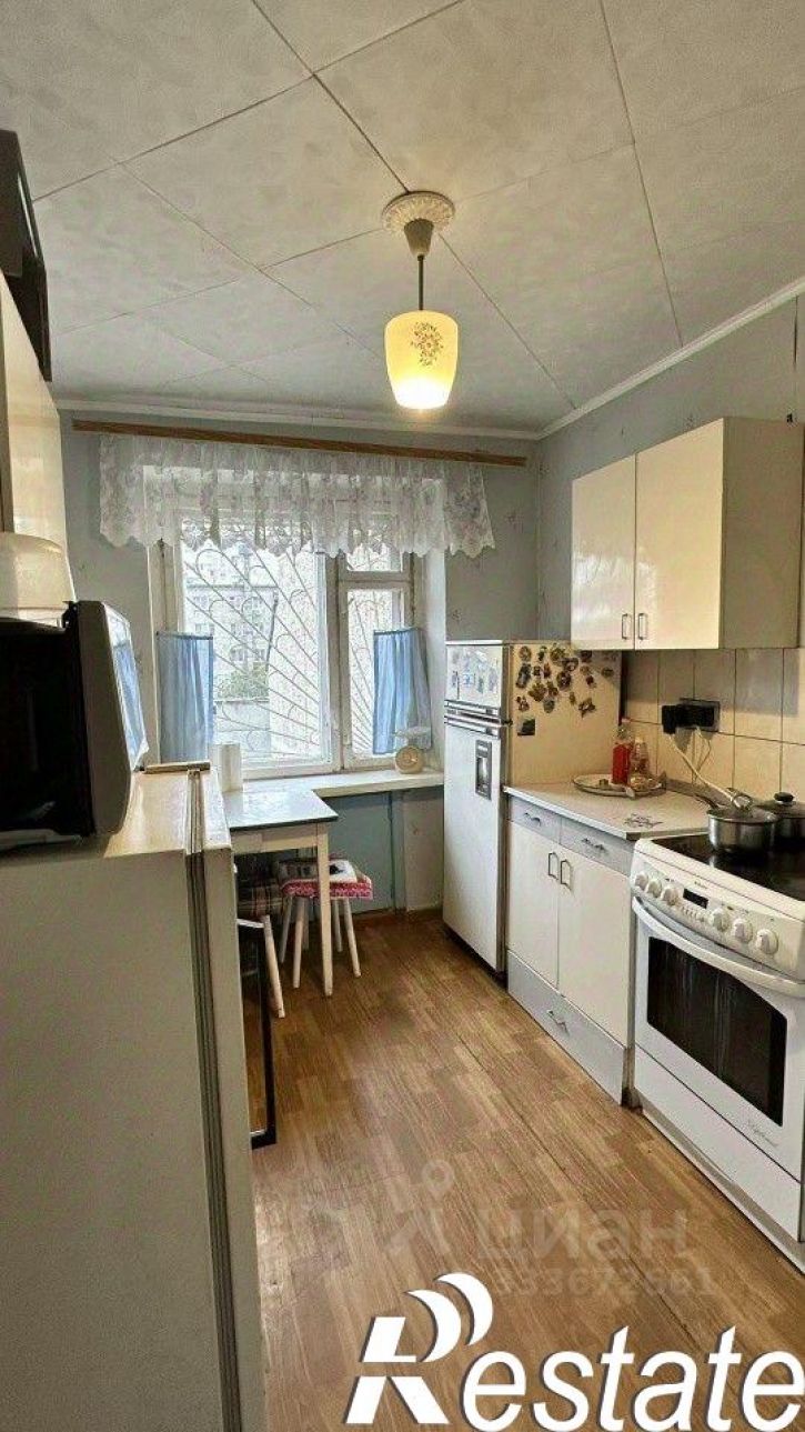 2-комн квартира улица Уральских Рабочих, 42,  д. 42