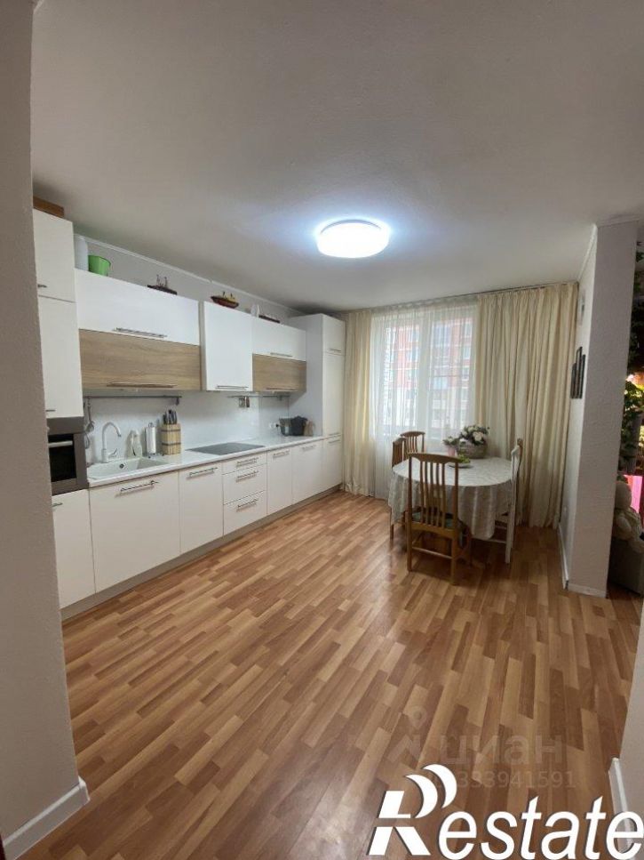 3-комн квартира улица Анатолия Муранова, 10,  д. 10