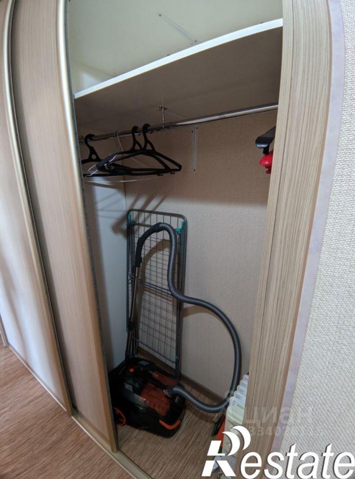 2-комн квартира улица Старых Большевиков, 15,  д. 15