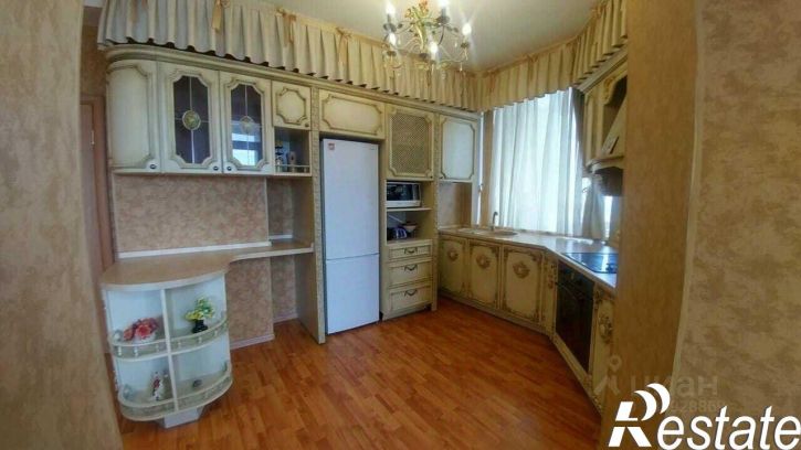 3-комн квартира Братская улица, 27/1,  д. 27/1