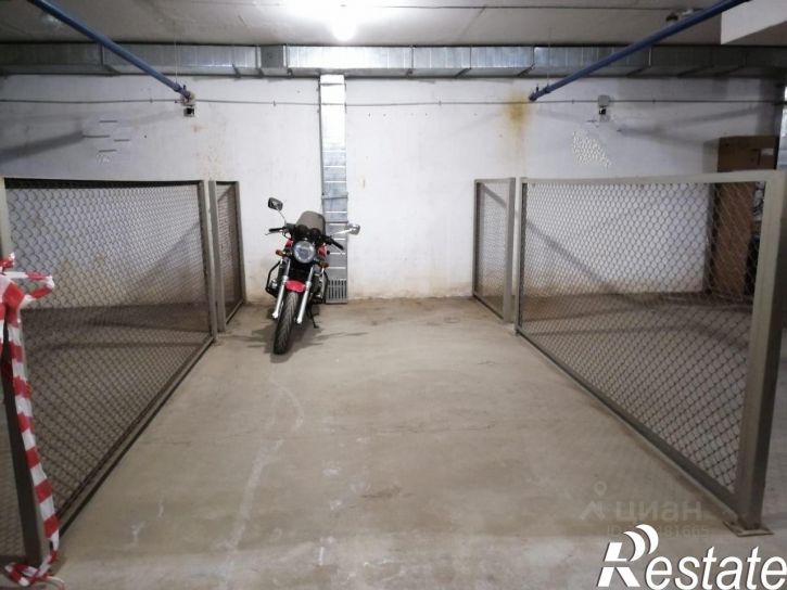 Гараж/парковка улица Вильгельма де Геннина, 34Б,  д. 34Б